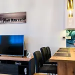 Flexible Selfcheckins 38 - Zagreb - Garage - Loggia - New - Luxury -
