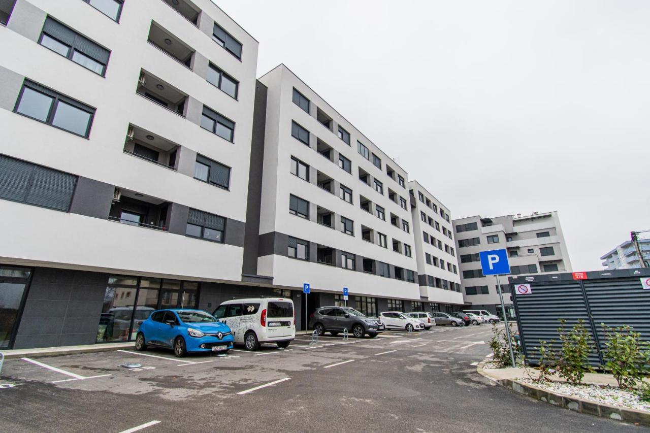 Apartman Flexible Selfcheckins 38 - - Garage - Loggia - New - Luxury - *